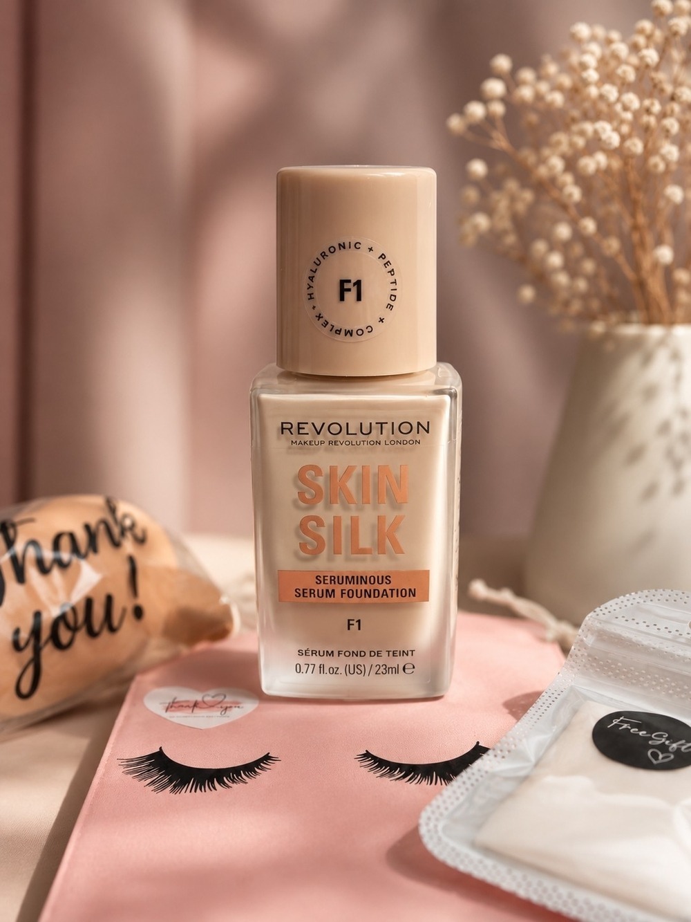 Makeup Revolution Skin Silk Serum Foundation F1
